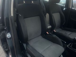 Volkswagen Golf 2002 tel 666217952