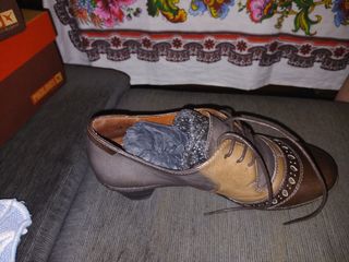 Zapatos mujer marrones y grises 