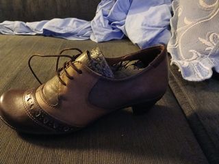 Zapatos mujer marrones y grises 
