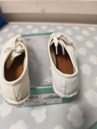 Zapatos COCONUT comunión blancos, talla 37.