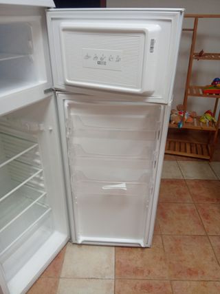 Nevera UDA CHI - Refrigerador