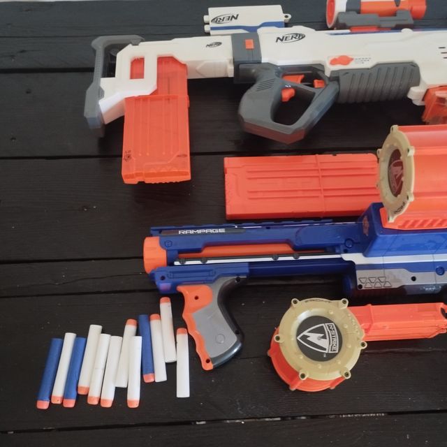 Nerf: Pistolas y accesorios