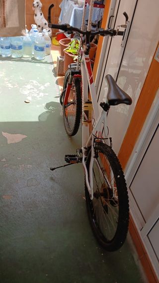 Bicicleta Rockrider blanca
