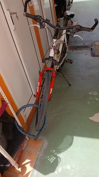 Bicicleta Rockrider blanca