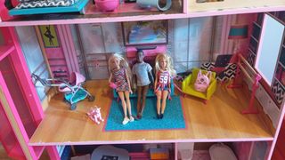 Casa Muñecas Barbie 3 pisos con muebles incluidos