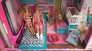 Casa Muñecas Barbie 3 pisos con muebles incluidos