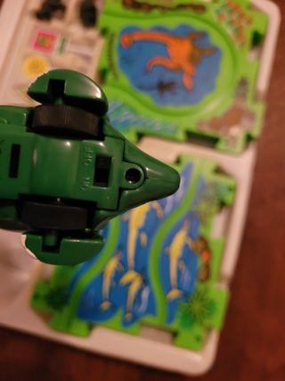 Cochecito Dinosaurio Diplodocus y señales tránsito