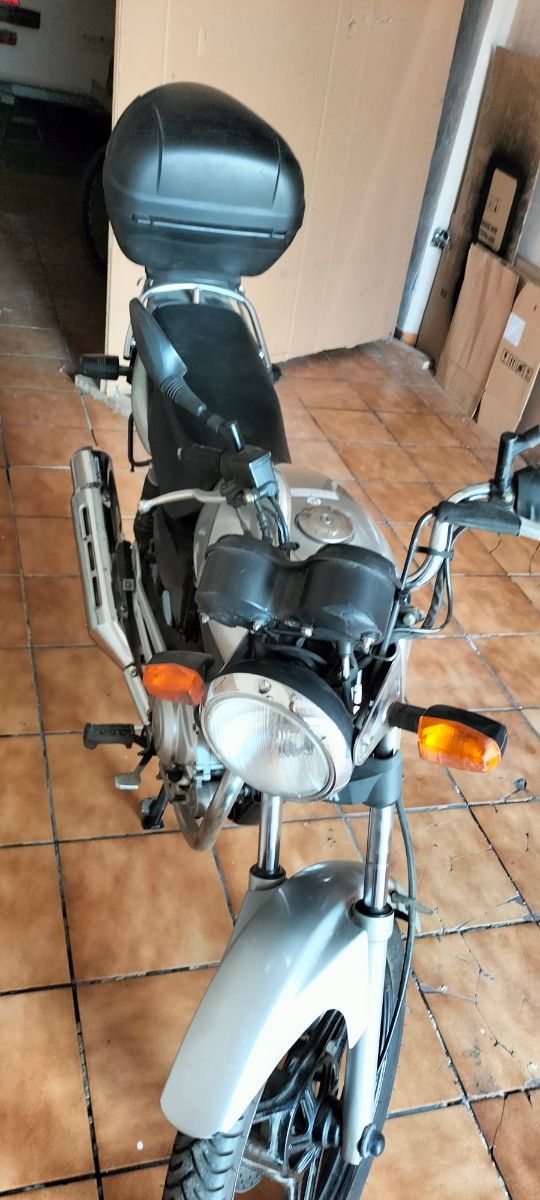 Yamaha YBR 125 Motocicleta