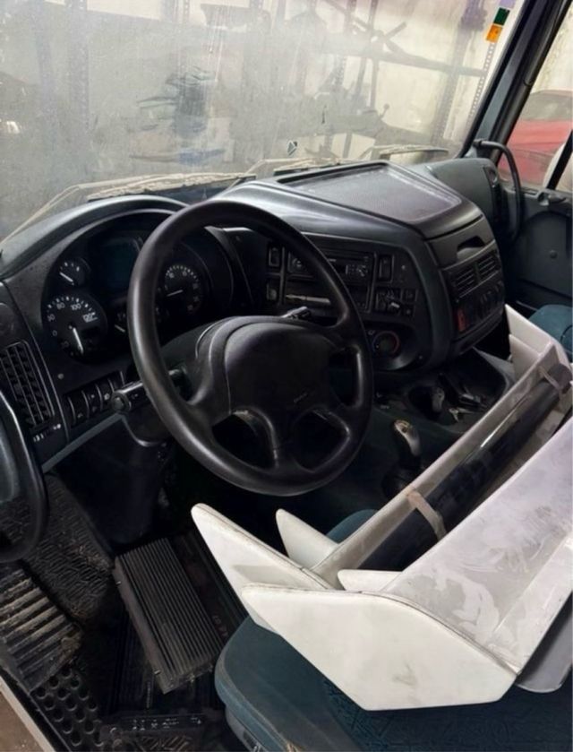 Cabina DAF 95.480 usada