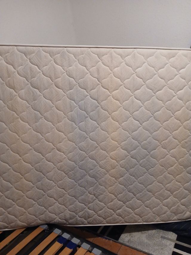 Colchón de matrimonio