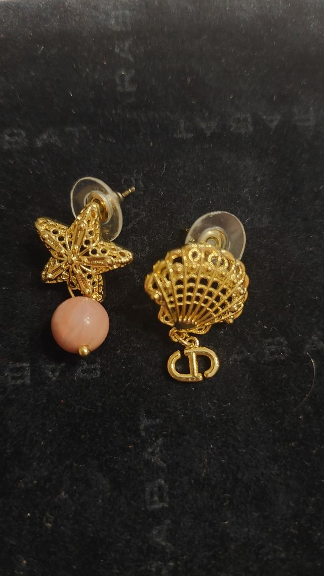 Pendientes dorados estrella & concha