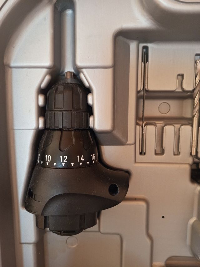 Black&Decker Quattro: Taladro, Lijadora