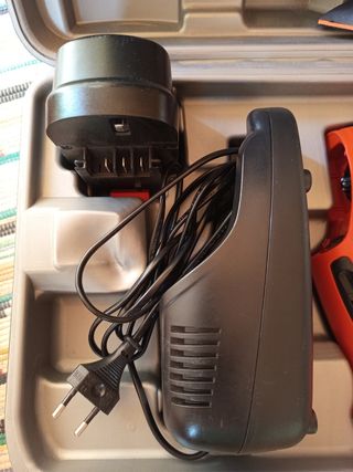 Black&Decker Quattro: Taladro, Lijadora
