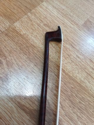 Arco violín "ÚNICO" Nuez Auténtica 

" 4/4 profesi