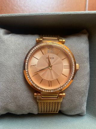 Reloj Guess sin estrenar. 