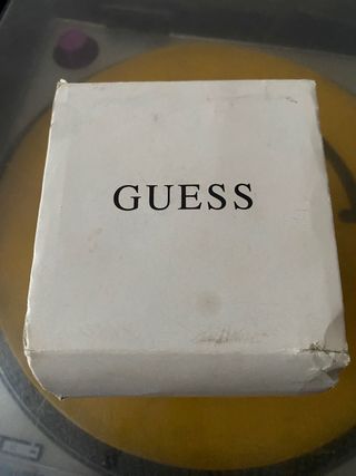 Reloj Guess sin estrenar. 