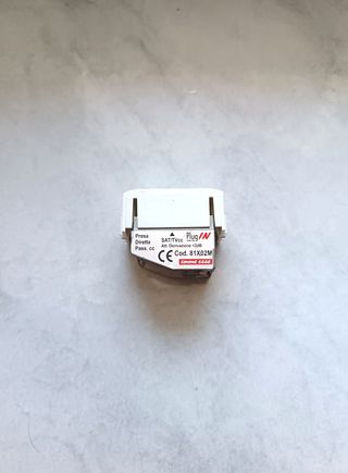 Presa TV-SAT derivata compatibile con serie Light