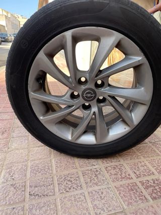 Llantas Opel 16" con neumáticos