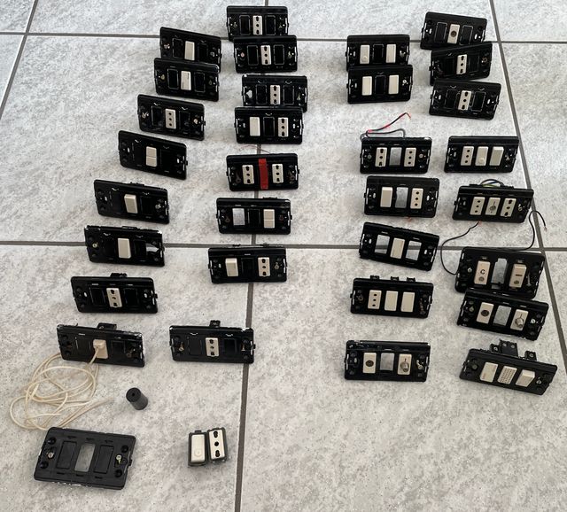 Placche Supporti Tasti Prese BTicino Vimar Luci