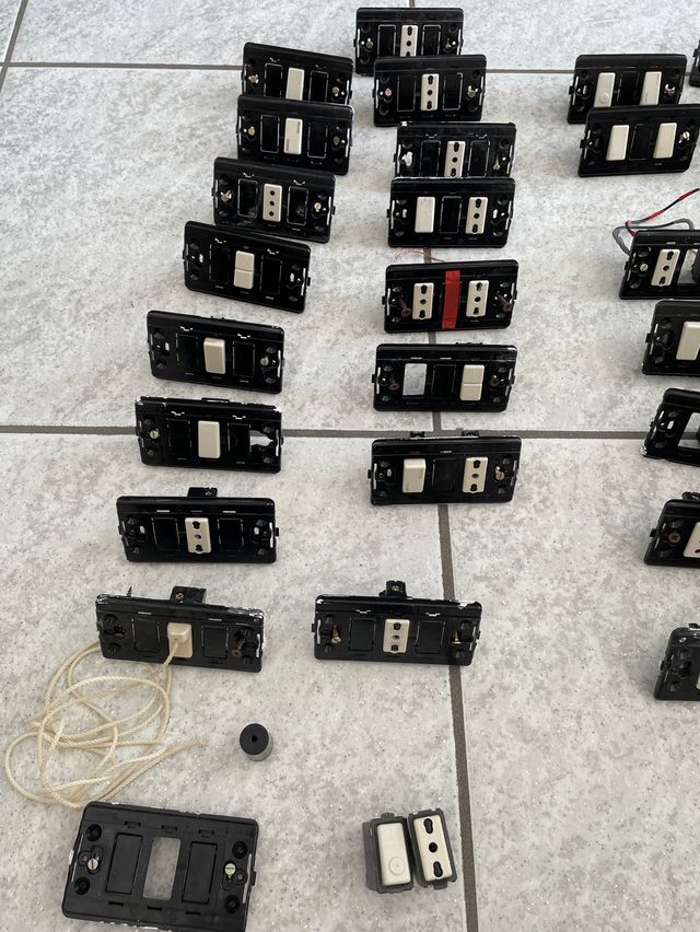 Placche Supporti Tasti Prese BTicino Vimar Luci