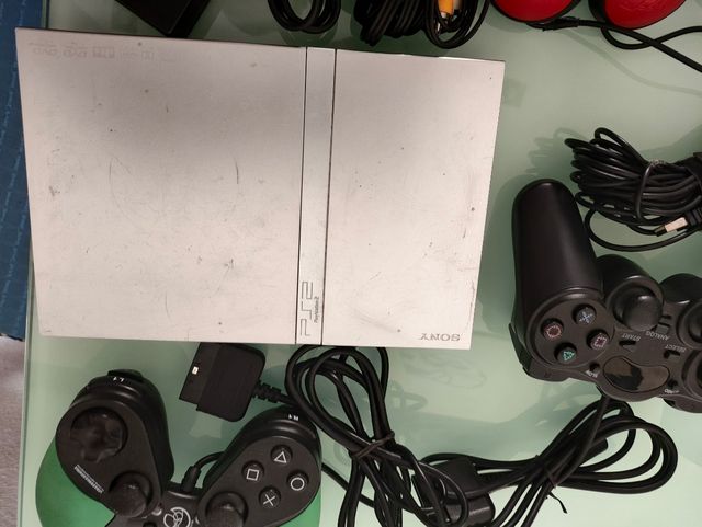 PS2 Slim Plateada + Extras