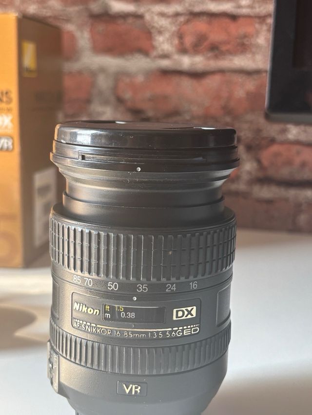 Obiettivo Nikon 16-85mm DX VR