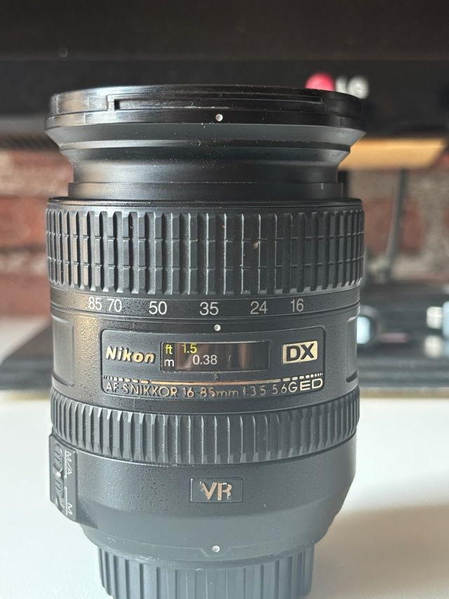 Obiettivo Nikon 16-85mm DX VR