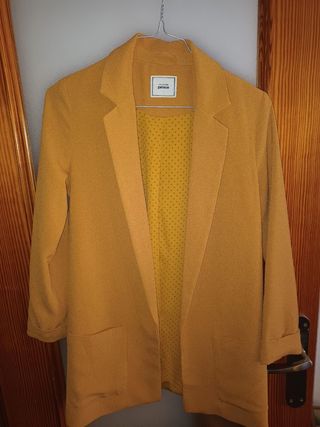 Blazer mostaza fina Pimkie XS