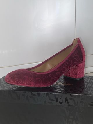 Zapatos tacón bajo terciopelo