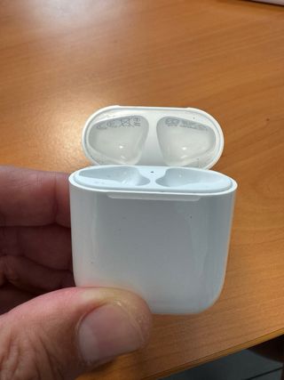 Airpods Apple - estuche blanco