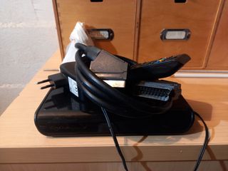 TDT Philips con mando y cable