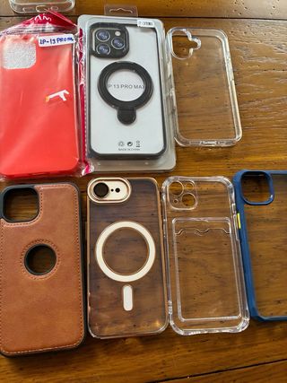 Fundas iPhone 13 variadas
