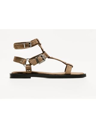 Sandalias planas marrones