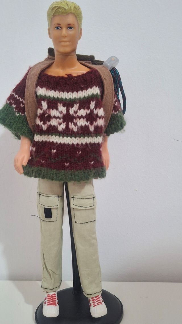 Muñeco Ken montañismo