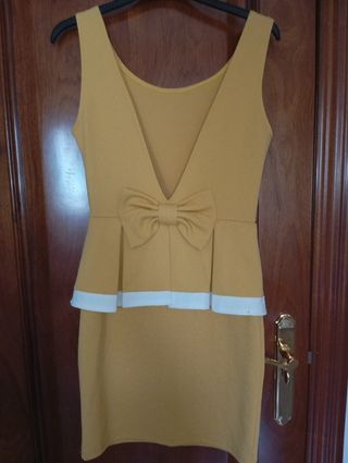 Vestido amarillo talla M - volante