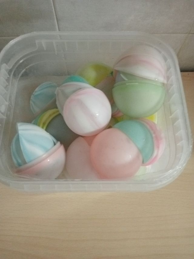 Juguetes playa: cubos, regadera