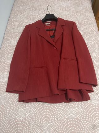 Traje Veromoda rojo - Talla M