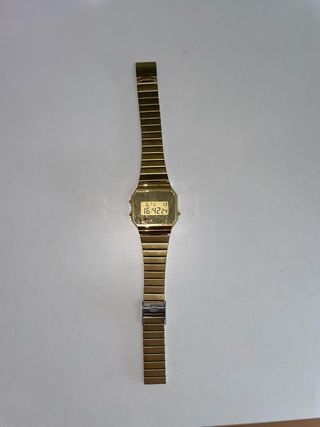 Reloj Casio dorado 