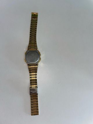 Reloj Casio dorado 