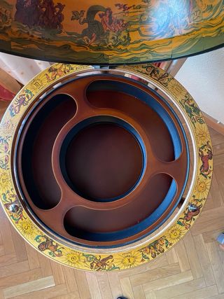 Mueble bar forma bola del mundo