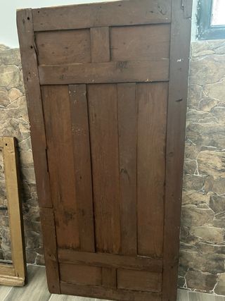 Contraventana blanca antigua