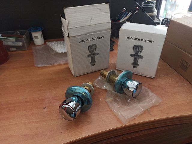 Torneiras para bidé (2 conjuntos)