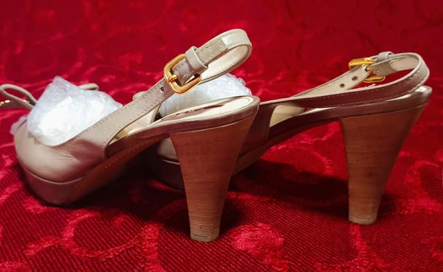 Zapatos Prada Beige - Tacones