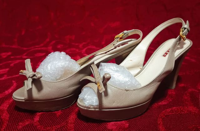 Zapatos Prada Beige - Tacones