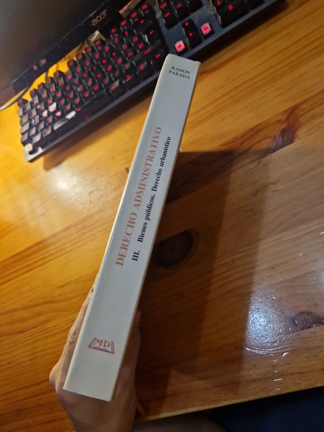 Derecho Administrativo III. Bienes públicos.