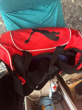 Mochila Puma roja gimnasio