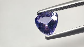 Tanzanita talla Trillón
