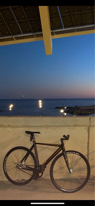 Fixie Aventon Diamond negra