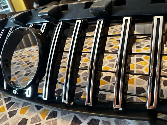 Parrilla Delantera Mercedes CLA 2013-2019 look AMG