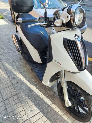 Scooter Piaggio carnaby Cruiser 300 